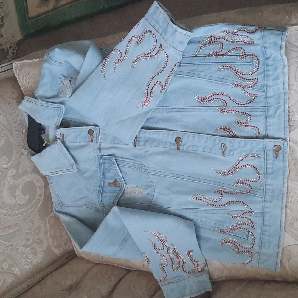 "Honey Punch" jewlwed jeans jacket, size "L"